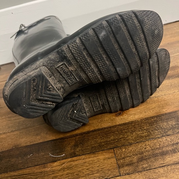 Gloss black hunter boots size 10 - Picture 6 of 6